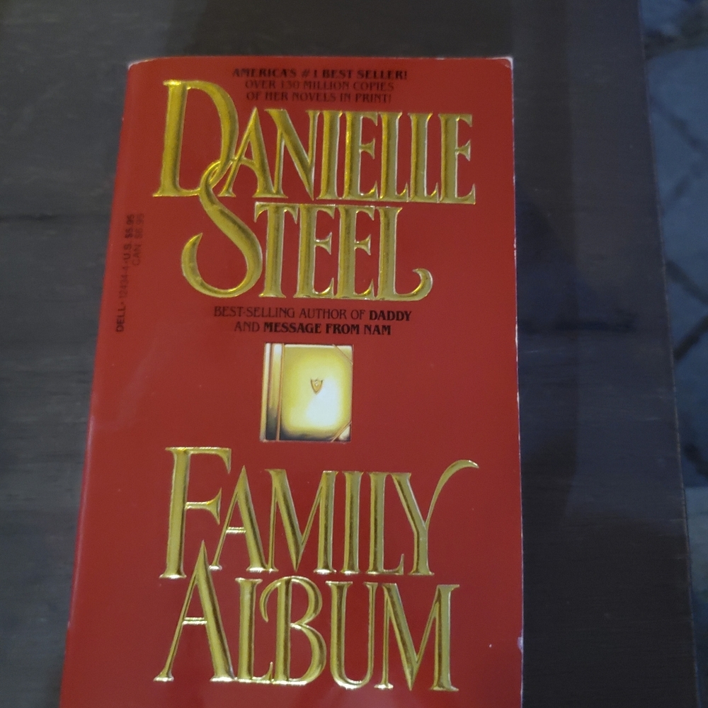 Danielle Steel "Family Album"